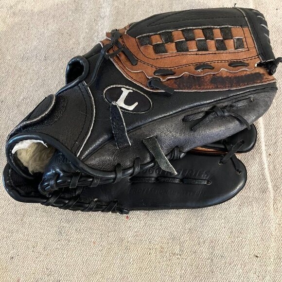 Louisville Slugger Leather LS1152 11.5 Inches Slugger Series Glove L - Picture 1 of 10
